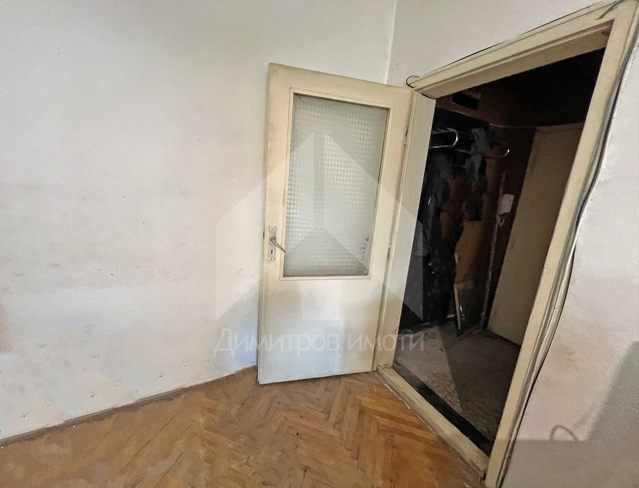 Продава се Двустаен апартамент в Нови пазар - 60 кв.м за 680 €/кв.м - Снимка #3