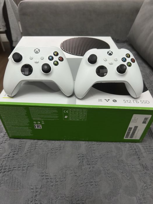 Xbox series S белый + геймпад