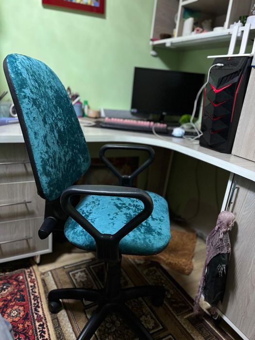 Продам компьютерное кресло