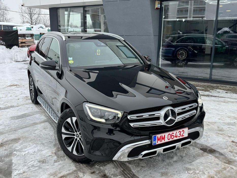 Mercedes-Benz GLC GLC 220d 4Matic 2020 2.0 194CP Multibeam/Praguri AMG/Plafon AMG/Camere