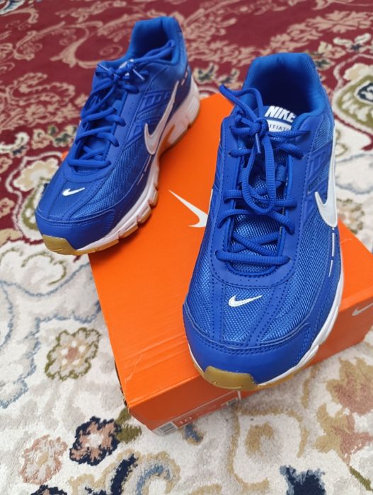 Nike initiator продаються