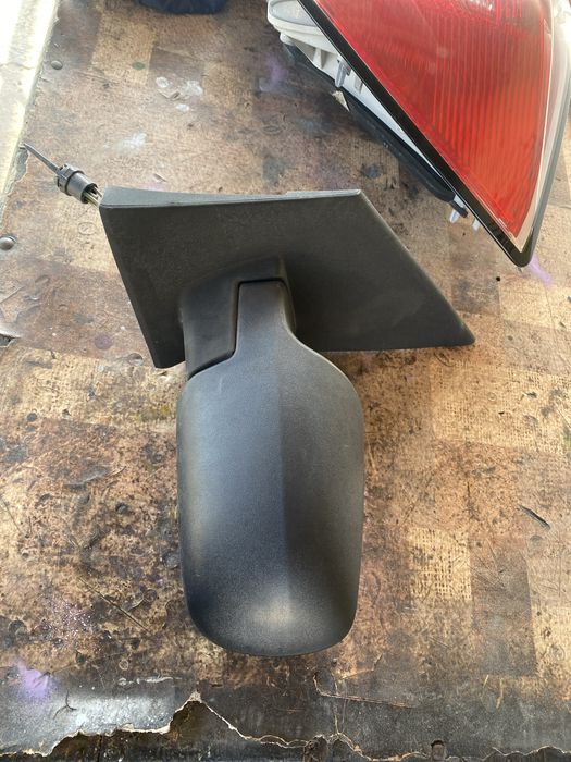 Ляво огледало за форд фиеста 2003г