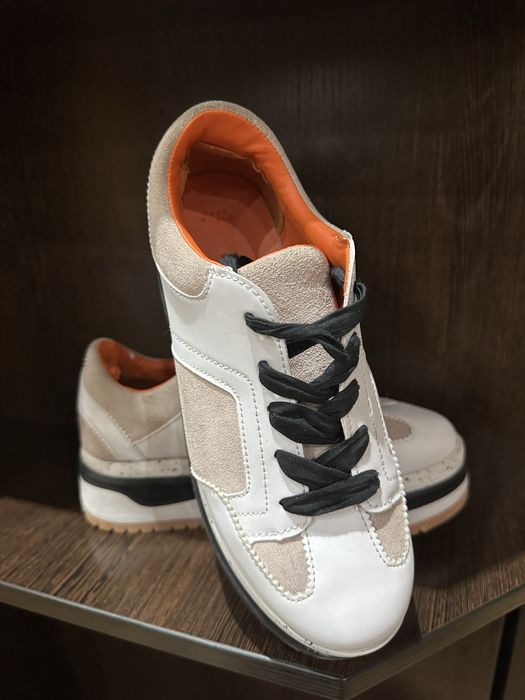 Продам кроссовки