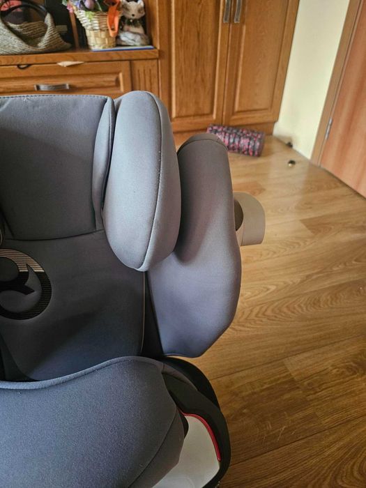 Продавам детско столче Cybex Solution M-fix