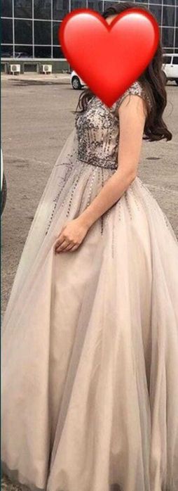 Вечернее платье состояние отличное