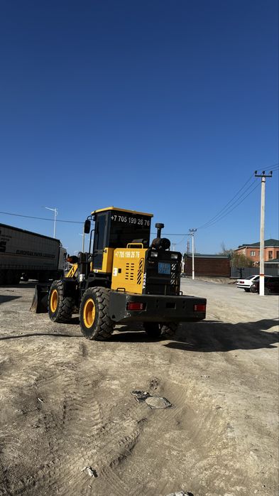 Погрузчик фронтальный