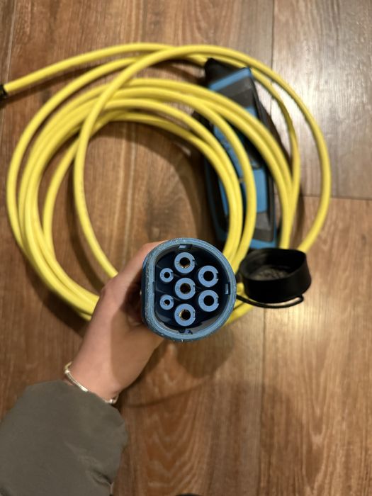 Cablu de încărcare auto