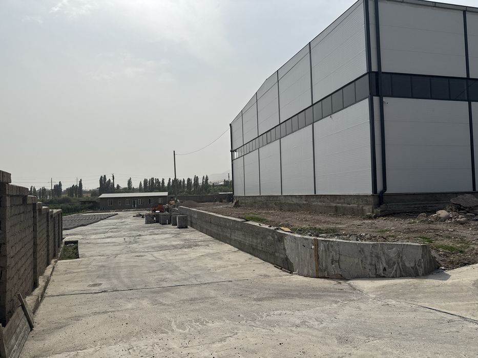 Сдается в аренду база в черте города1.2 га!!!