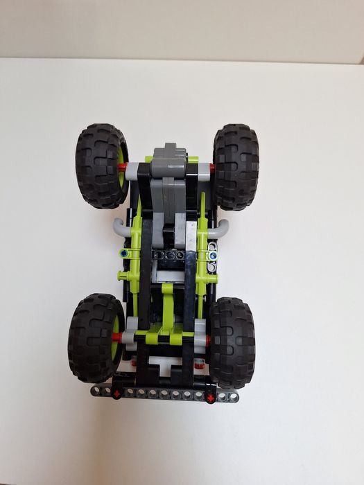 Lego  Technic 42118 - Monster Jam Grave Digger - complet