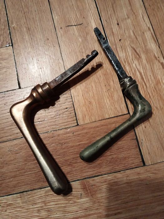 Fotoliu,jilt elegant.Manere usa bronz,alama,vechi.Sfesnic inalt 180 cm