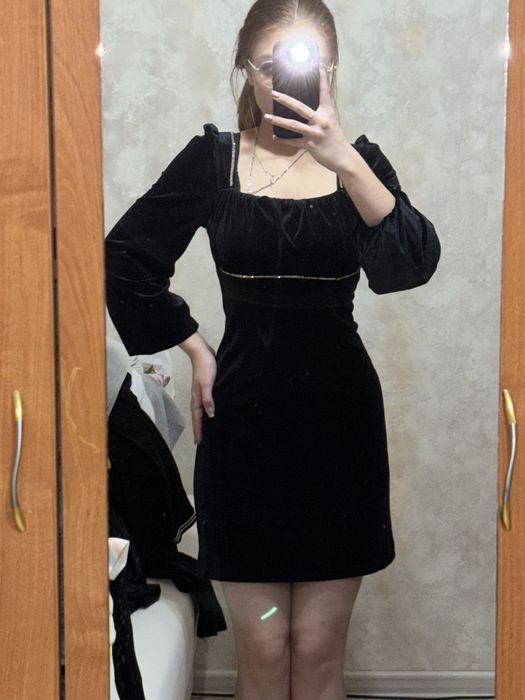 Платье велюровое нарядное