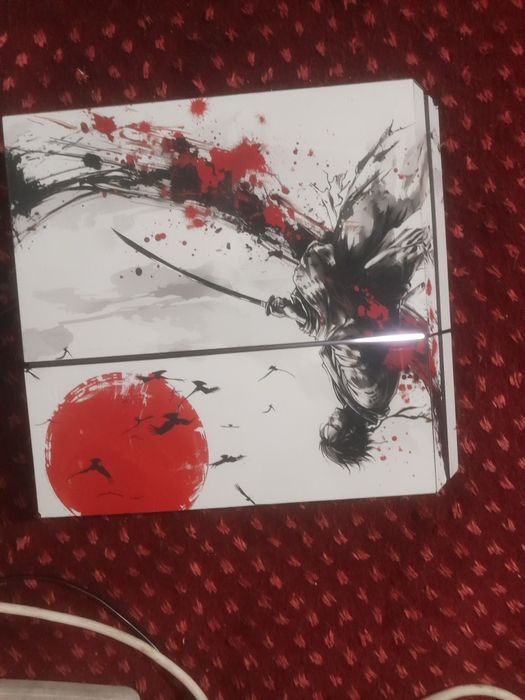 PlayStation 4 + 2 джойстика + игры