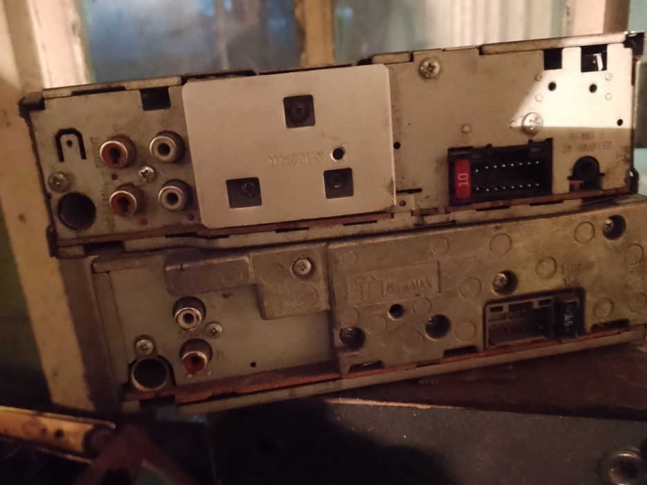 Продам магнитолы