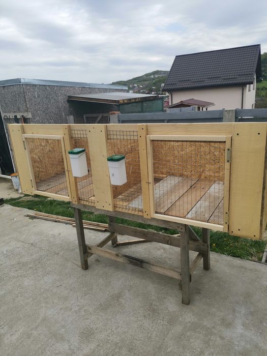 Cuști duble de iepuri, noi.