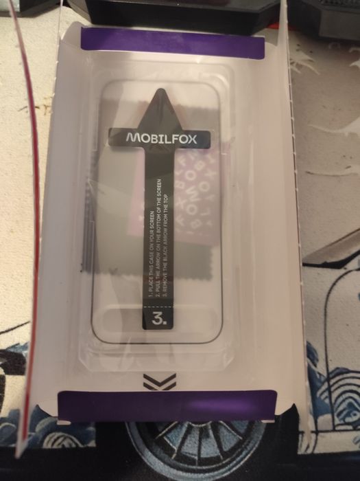 Vând husa și pro shield de iPhone 16 pro