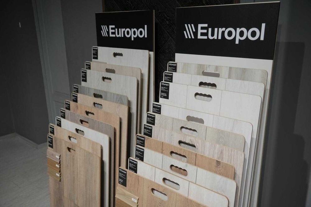 Laminat yuqori sifatga ega va arzon varianti 8mm dan 12mm gacha