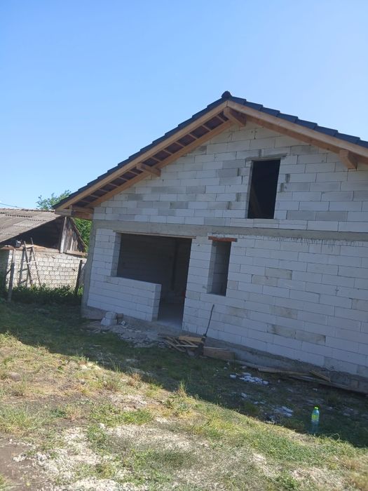 Echipa ex: case in roșu sau la cheie