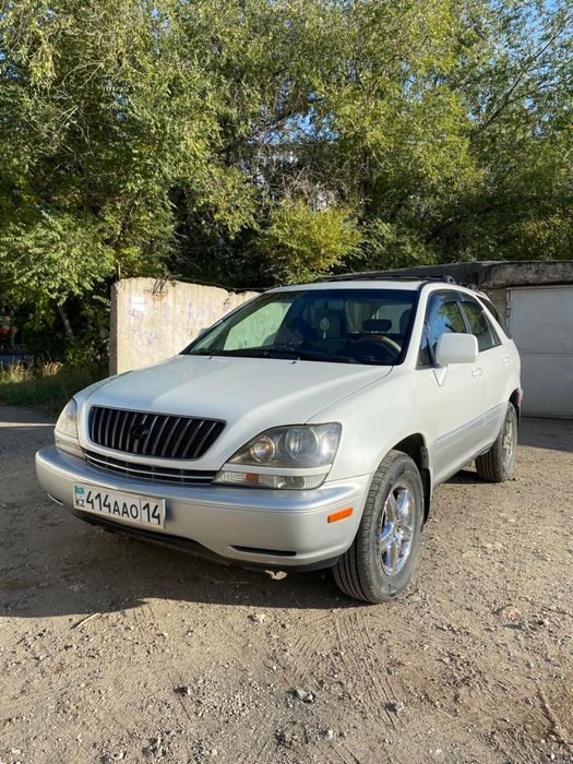 Продам машину Лексус РХ300