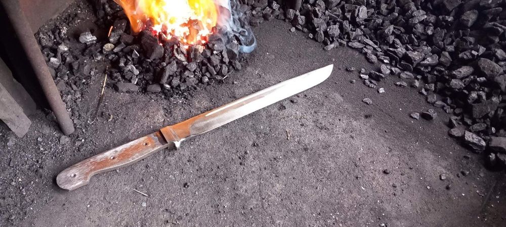 Ръчно кован нож от стомана 67f