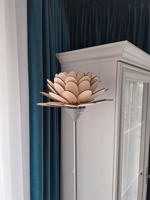 Lampa lotus lemn