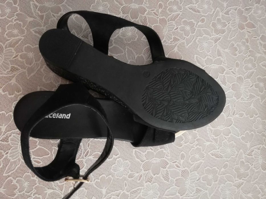 Нови дамски сандали Graceland.