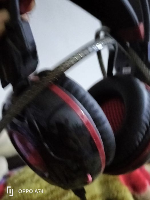 Наушники почти новые