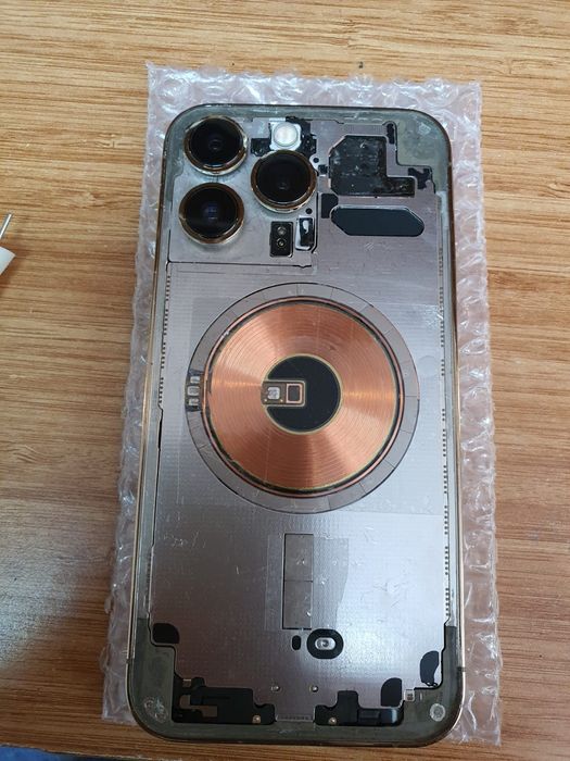 Schimbare / geam sticla spate / iphone 13 pro max / 14 pro / 15 pro