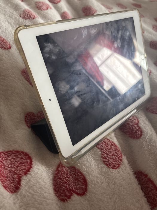 Ipad 5 покаления ,модель А1822,128 гигов
