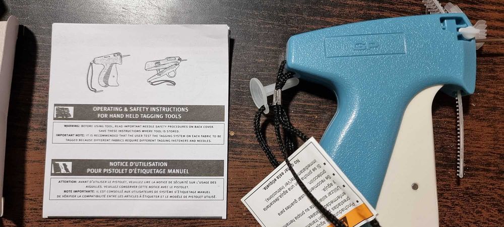 Пистолет за етикети, за дрехи и магазини, с включени 5000 закачалки