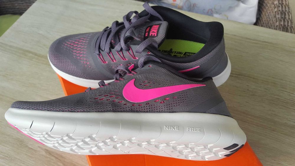 NIKE,оригинални нови маратонки