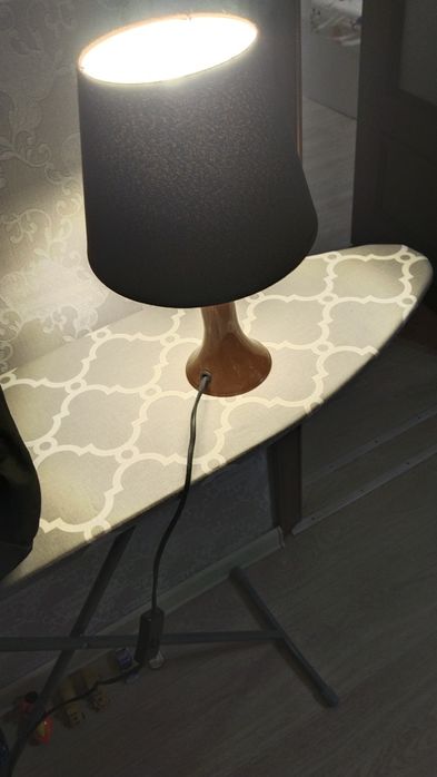 Настольная лампа