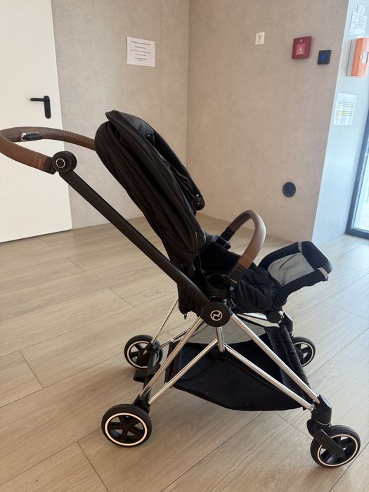 Cărucior Cybex Coya – Black | Ultra-compact | Stare foarte bună