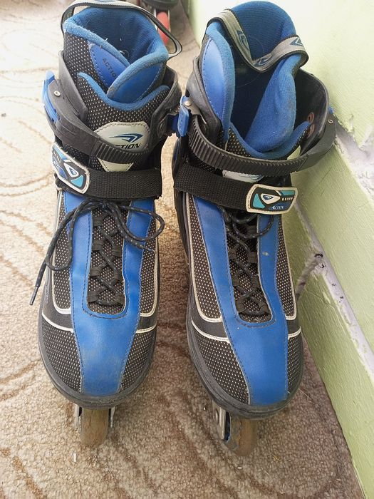 Роликовые коньки