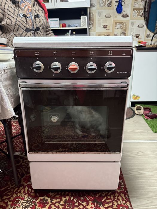 Продам газовую плиту