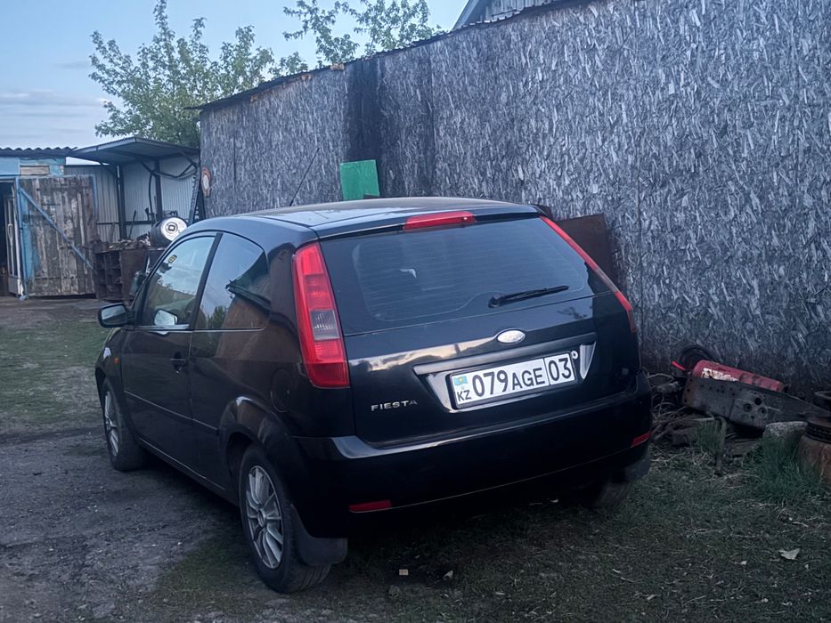 Продам машину Ford Fiesta