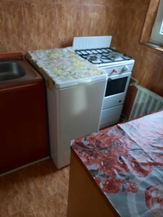 Inchiriez garsoniera zona  Decebal- Sovata etaj 2