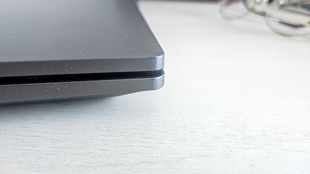 Lenovo loq 15arp9