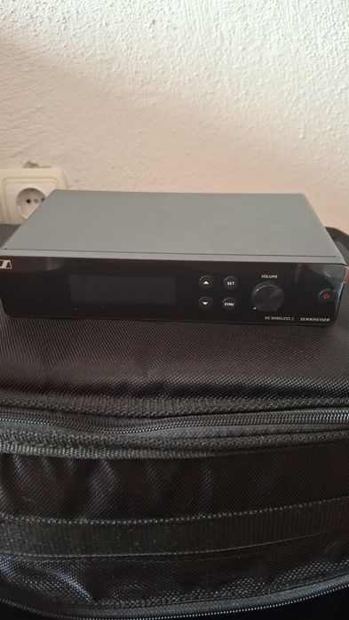 Продавам безжична система Sennheiser xsw 2-ci1