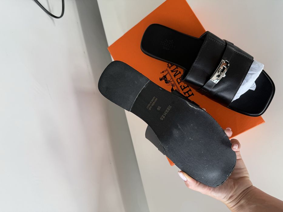 Естествена кожа дамски черни чехли Hermes