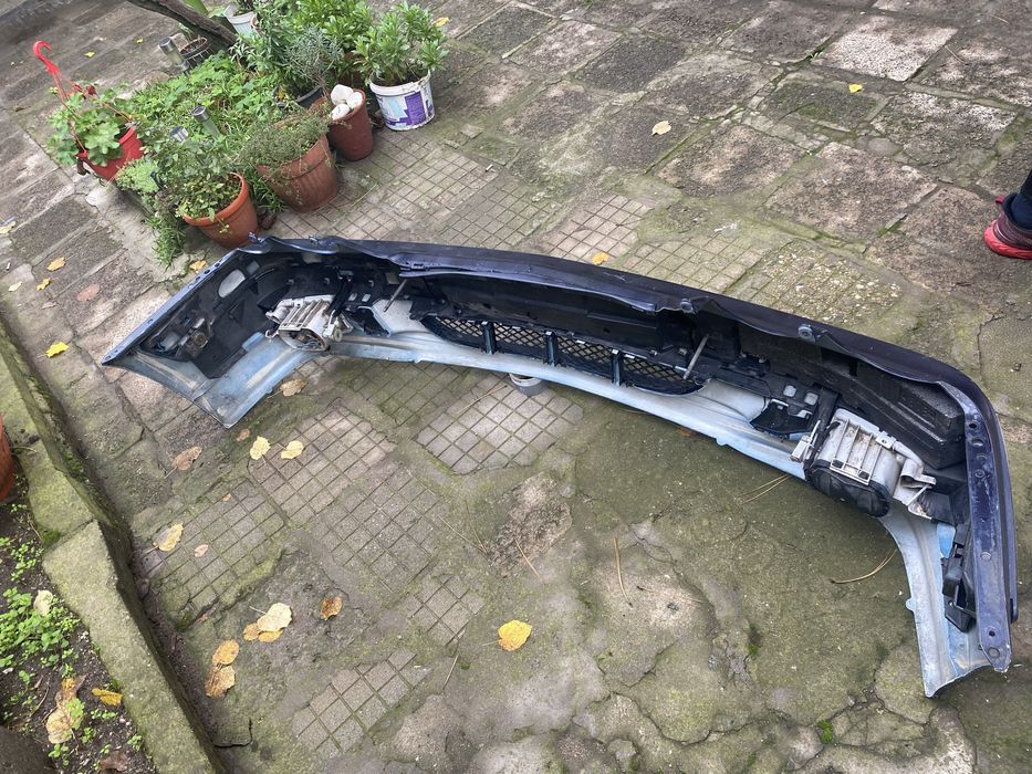 Предна броня за Мерцедес Е200