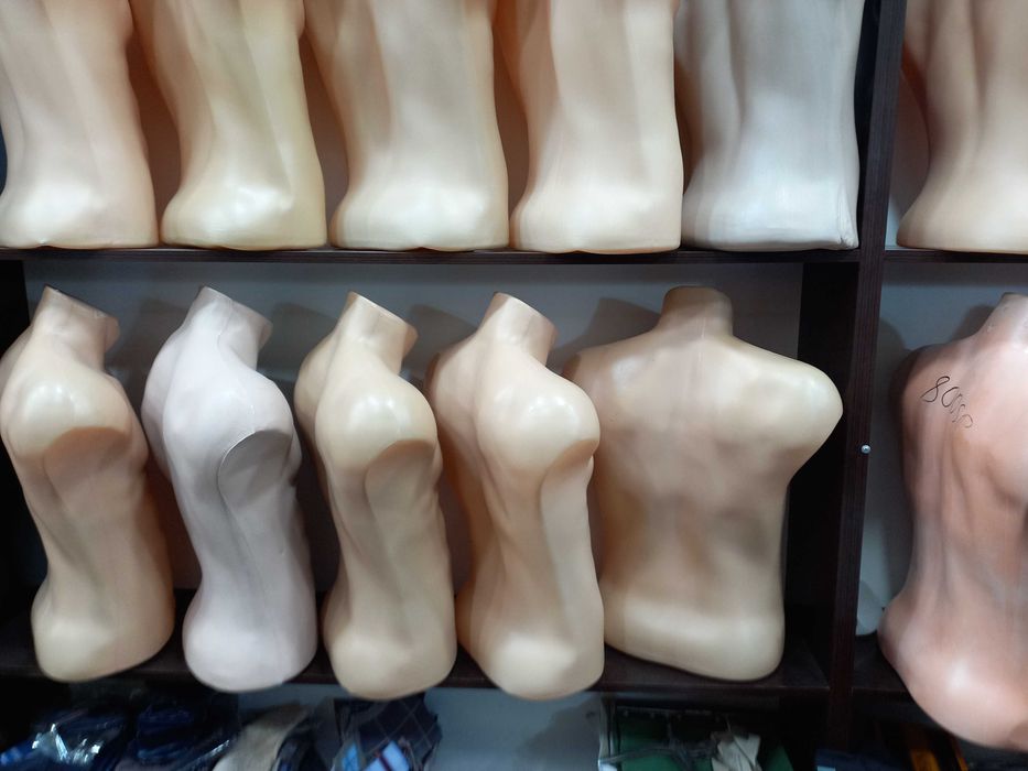 Manekenlar  sotiladi