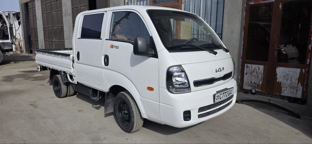 KIA BONGO sotiladi yuk bortli. 2023-yil