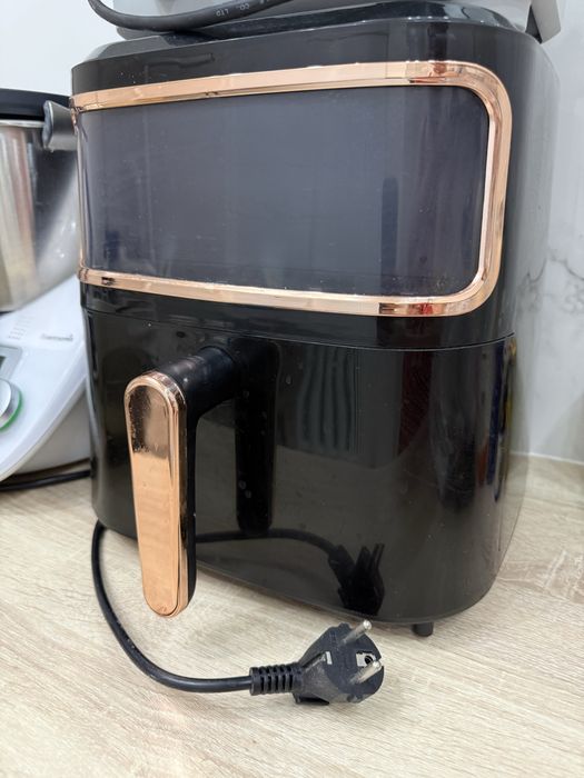 Продается почти новый аэрогриль