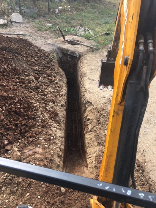 Inchiriez miniexcavator