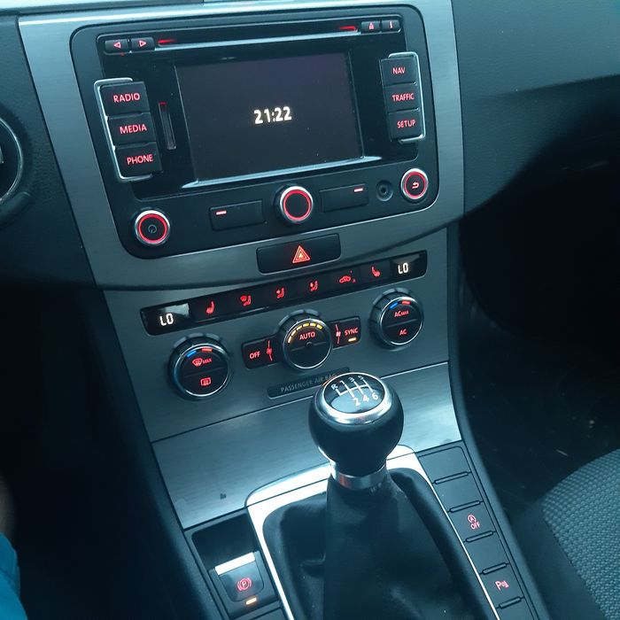 VW Passat  B7 Proprietar Berlina 2.0 TDI manuală