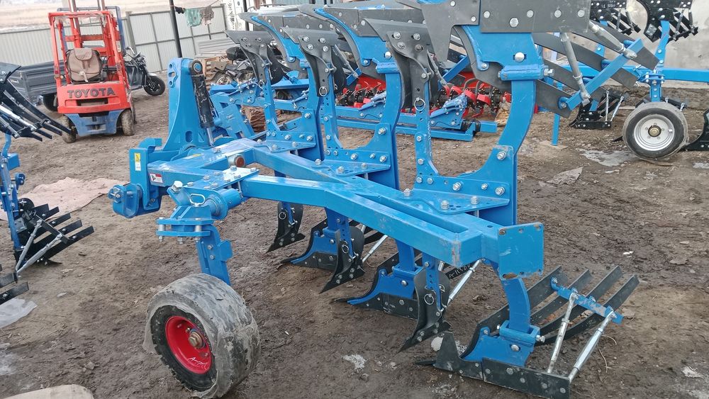 Продам оборудование плуг 3корпус