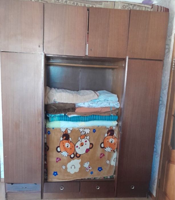 Срочно продам шифоньер