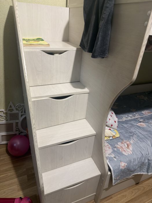 Продается двухъярустная кровать