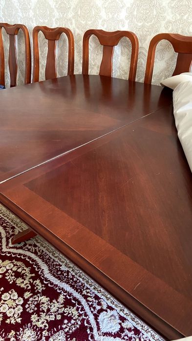 Стол для гостиной