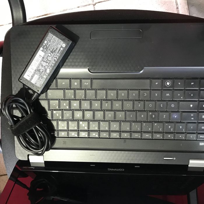 HP Qompaq 15,6’’с повреден екран